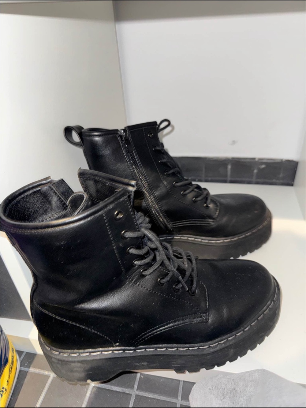 Steve madden comabt boots with zipper